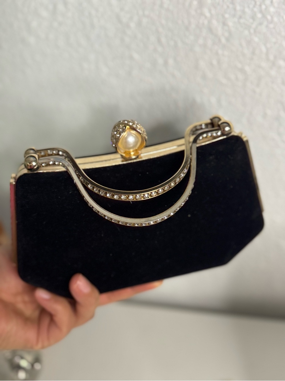 SHEIN Black Velvet Clutch with Pearl-Embellished Kiss Lock